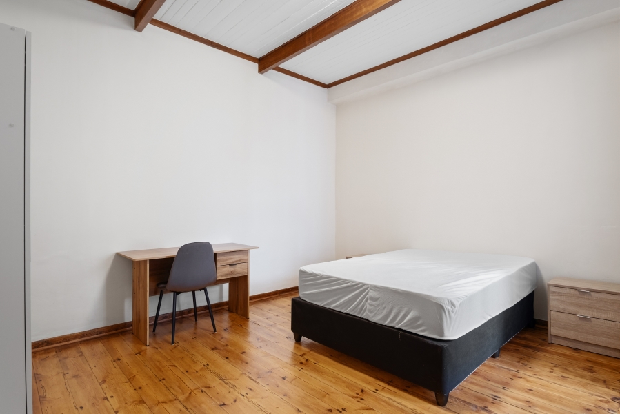 To Let 4 Bedroom Property for Rent in Woodstock Western Cape